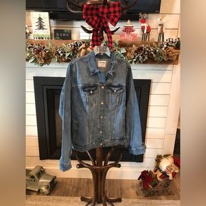 Ladies Old Navy Classic Denim Jacket. Size XL Tall. New With Tags.